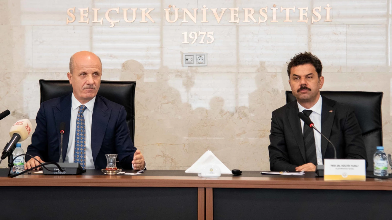 Selçuk Üniversitesi Akademik Yıl Açılış Töreni YÖK Başkanı Özvar’ın katılımıyla gerçekleştirildi